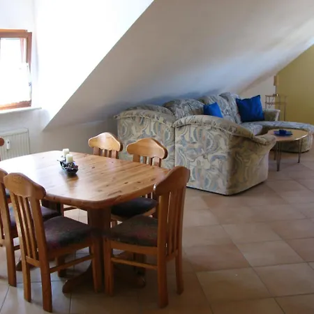 Lautner * זירנדורף